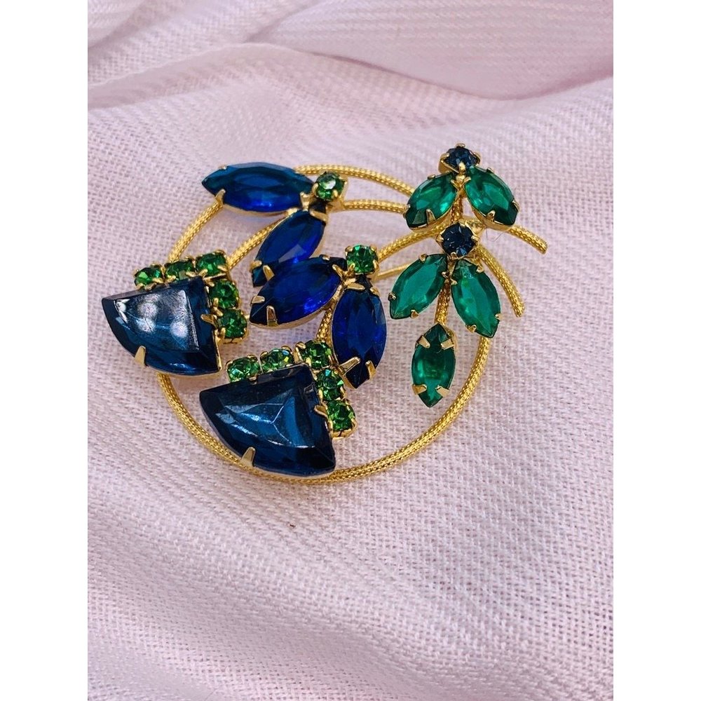 Simply Stunning Sapphire Blue Deep Emerald Green Crystal Brooch Modernist Pin